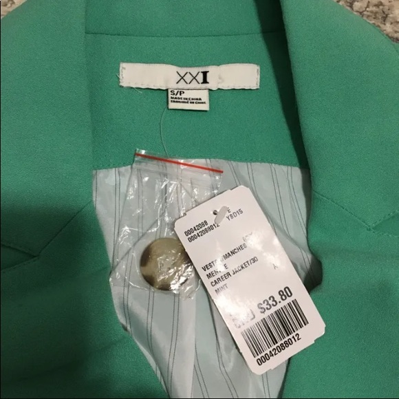 Forever 21 cold shoulder dOuble breasted jacket - Picture 2 of 4